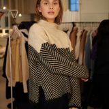 Caitlín - Stand-Up Collar Jumper