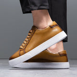 Seán - Chic Sneakers