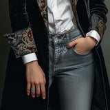 Léontine | Fitted Black Baroque Print Blazer