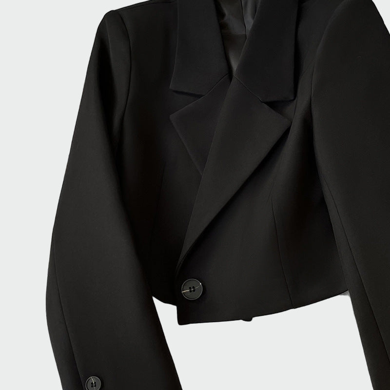 Saoirse - Chic Short Blazer